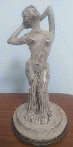 Escultura De Mujer 