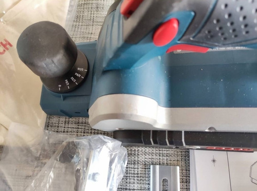 Imagen 2 de 3 de Cepillo Electrico Para Madera Bosch