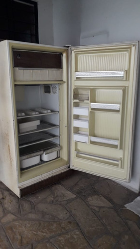 Heladera Domec Antigua. Funcionando.sin Freezer C/congelador