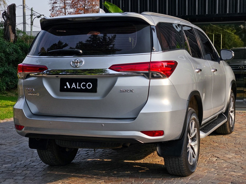 Toyota Sw4 Srx 4x4 At 7 Asientos