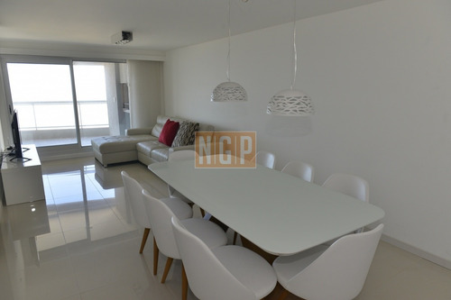 Imagen 9 de 30 de Apartamento De 3 Dormitorios Frente Al Mar Fotos Del Departamento