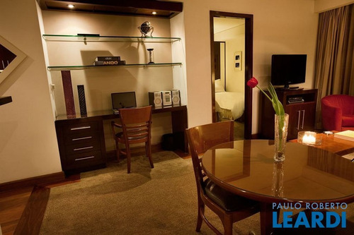 Imagem 3 de 11 de Flat - Itaim Bibi - Sp - 13584