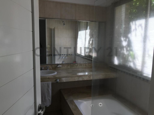 467 Y 148. Casa En Venta En Grand Bell I, De 3/4 Dormitorios.