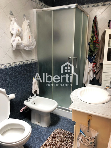 Imagen 10 de 14 de Venta - Impecable Dúplex Haedo, José M. Moreno Al 1100.