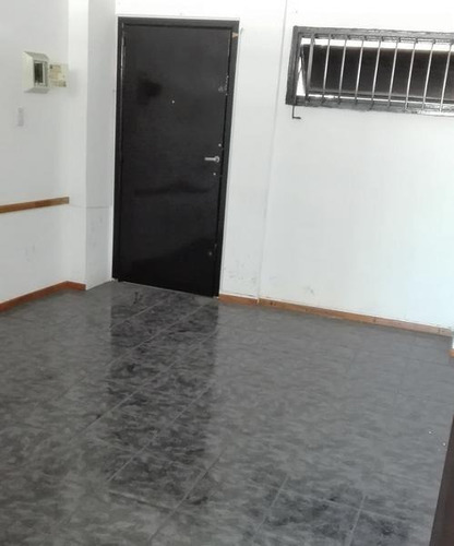 Imagen 4 de 5 de Av. Corrientes Al 2300 Y Azcuenaga 30 M2 Planta Libre