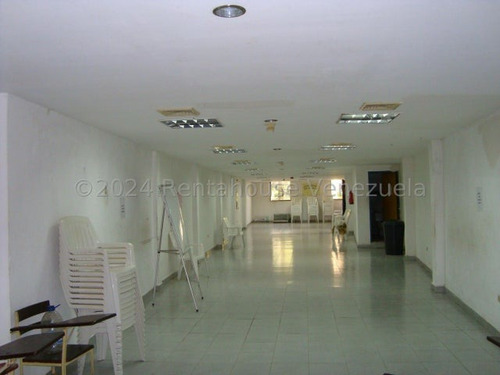 Mls #25-2853 A Pocos Pasos De La Av. San Martín