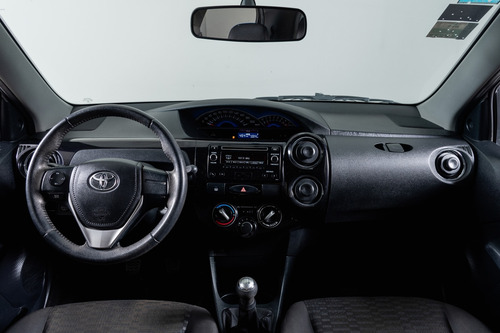 Imagen 10 de 15 de Toyota 2016 Etios 1.5 5 Ptas Xls