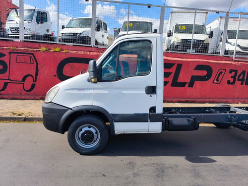 Iveco Daily 35s14 Ano 2013 Chassi - Covelp Americana