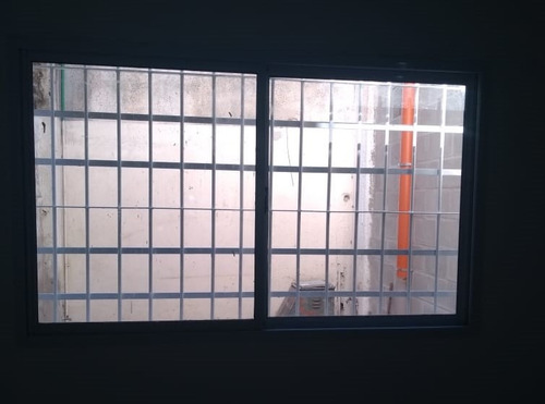 Galpon, Taller Al Fondo En Pablo Podesta. 10 X 12 Mts. Aceeso Independiente Por Pasillo, Ancho 1 Mt.