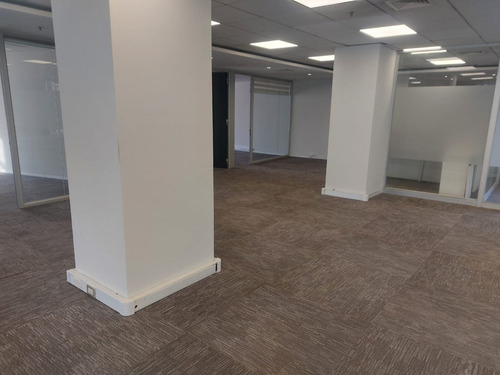 Metro Alcantara/oficina En Fino Edificio Aaa Como Nueva..
