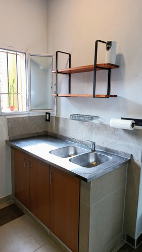 Casa De 3 Ambientes Reciclada A Nuevo En Ituzaingo - Excelente Ubicacion A 200 Metros De Acceso Oeste