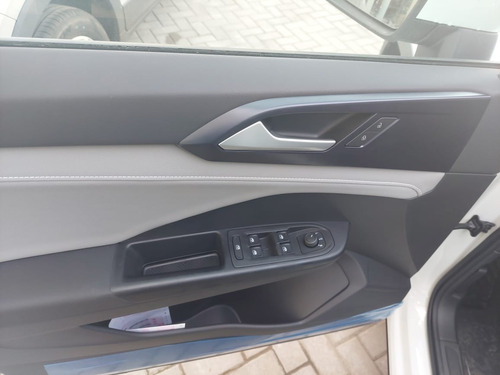 Imagen 5 de 11 de Volkswagen Taos Comfortline 0km Aj