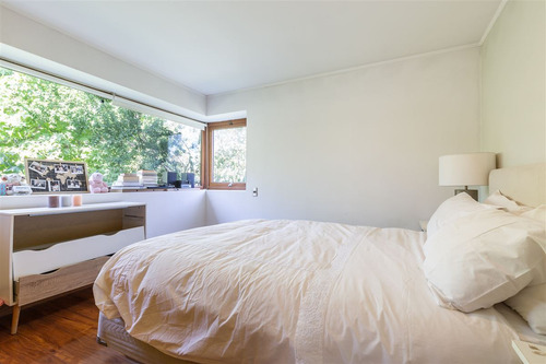 Casa En Arriendo De 5 Dorm. En Las Condes