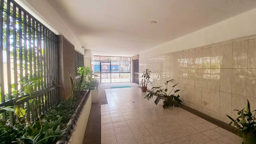 Se Alquila Oficina 47m2 Horizonte 4579