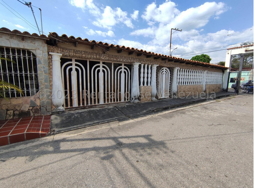Casa En Venta En El Nispero Turmero Aragua 23-23527 Irrr