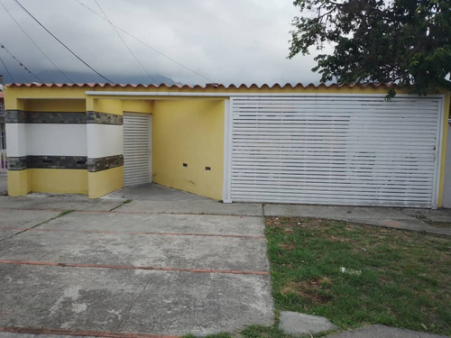 Se Vende Hermosa Casa En Urb. Humboldt 