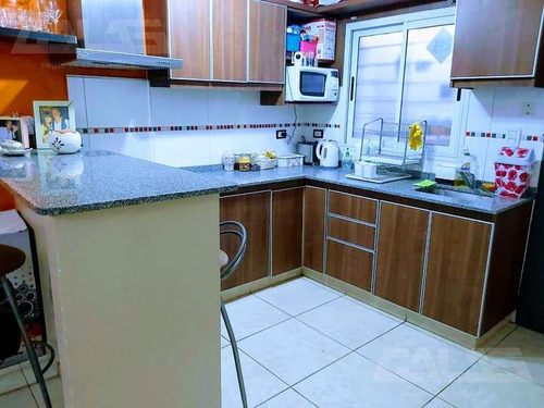 Imagen 4 de 9 de Muy Lindo Duplex De 3 Ambientes Con Cochera!