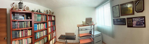 Casa De 4 Recámaras Y 2 Baños Completos - 194m2 Construcción