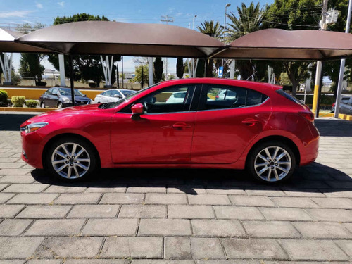 Imagen 2 de 15 de Mazda Mazda 3 2018 5p Hatchback S L4/2.5 Man