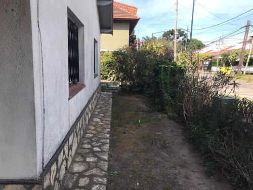 Imagen 4 de 19 de Chalet 3 Amb. Con Jardín -exc Zona- Martínez