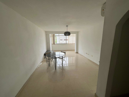 Imagen 7 de 22 de Apartamento Recien Remodelado De 3 Habitaciones Y 2 Baños