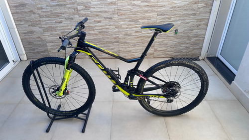 Scott Spark Rc Wc, 2018, Preto / Amarelo L (Usado)