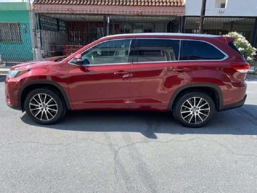 Imagen 7 de 9 de Toyota Highlander Limited 2019 Roja
