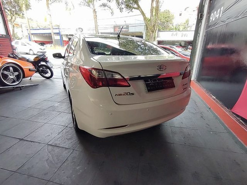 Imagem 5 de 8 de Hyundai Hb20s 1.6 Comfort Plus 16v 2015