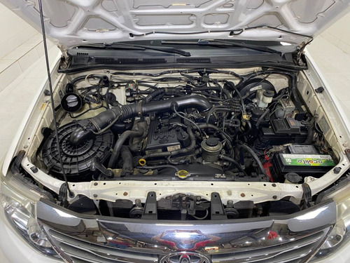 Toyota Hilux SW4 2.7 SR 4X2 16V FLEX 4P MANUAL