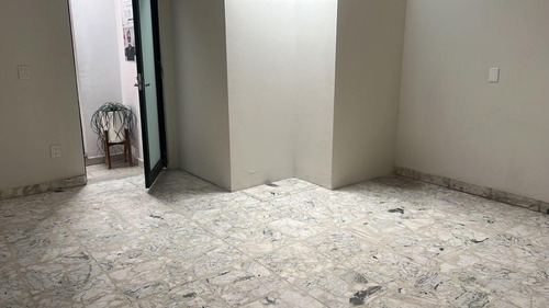 Local O Oficina Comercial En El Centro, Lagos De Moreno, Jal. Uso Comercial