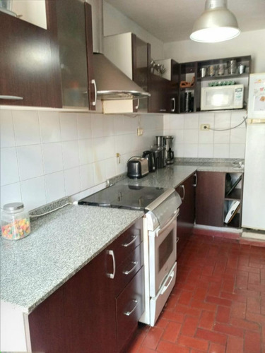 Imagen 2 de 14 de Casa Con Ambientes Amplios, C/pileta