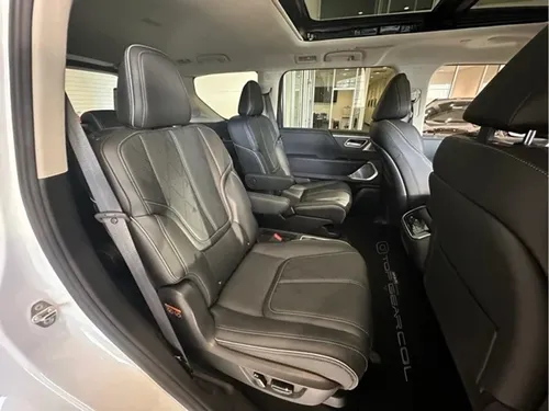 Infiniti Q80