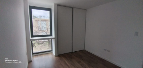 Casa En Venta De 3 Dormitorios En Barrio Villa Catalina