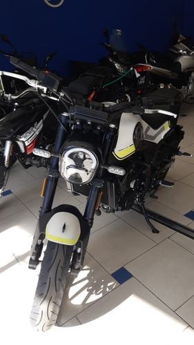 Imagen 22 de 25 de Benelli Leoncino 250 / Ahora 12/18 / Mejor Contado/ Toma U$s