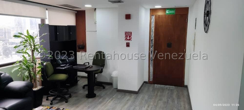Se Alquila Una Oficina En Ccct (chuao)