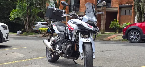 Vendo Moto Benelli Trk251 Color Blanca Modelo 2022