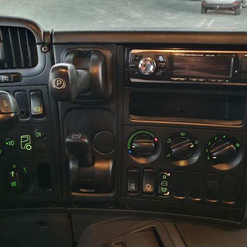 Imagem 22 de 22 de Caminhão Scania P360 Opticruise Cavalo 4x2 Toco P 360 2013