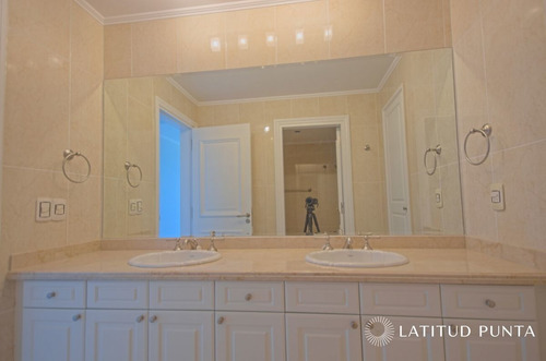 Imagen 14 de 30 de Apartamento En Le Jardin, 3 Suites Más Dependencia