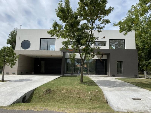 Imagen 2 de 30 de Espectacular Casa En Venta A Estrenar En Barrio Cerrado Santa Ana