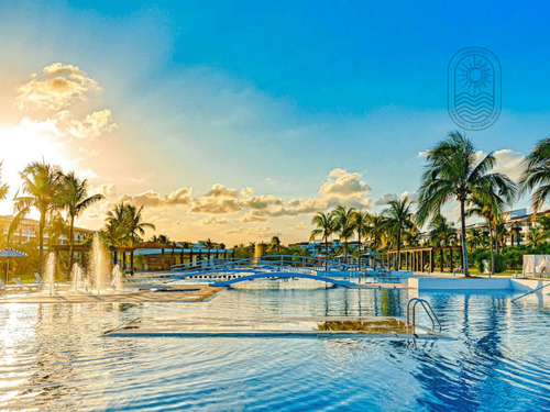 Departamento En Venta En Playa Del Carmen, Quintana Roo, Mareazul, Con Alberca Privada