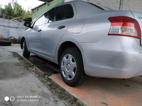 Toyota Yaris Sedan 5 P Full
