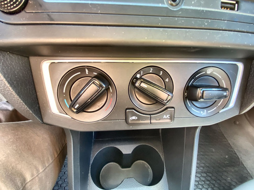 Volkswagen Voyage 1.6 Highline Mt