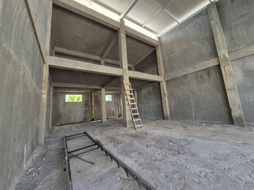 Nave Industrial En Venta En Punta Cana, Bávaro, Doble Altura