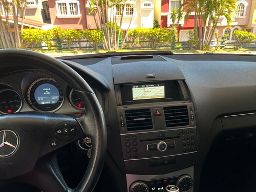 Imagen 8 de 14 de Mercedes Benz C250