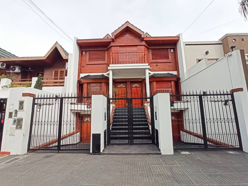 Casa Triplex En Venta 4 Ambientes, Liniers
