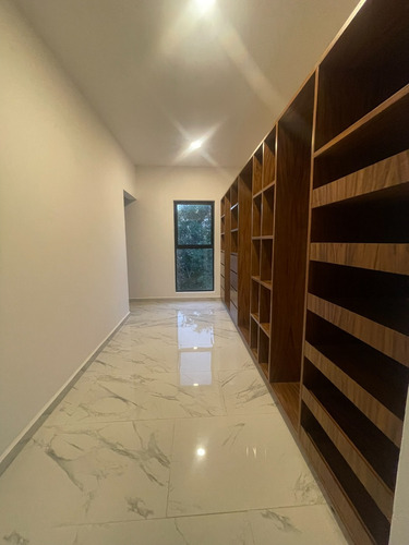 Casa En Venta En Residencial Vía Cumbres