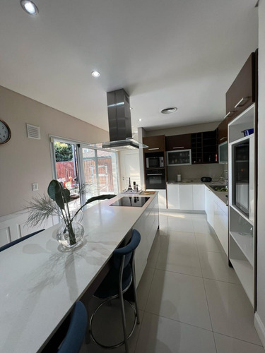 Venta Imponente Casa En Barrio Cerrado