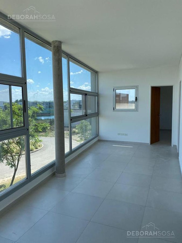 Imagen 12 de 28 de Linda Casa Estilo Moderno Con Salida A La Laguna - El Canton