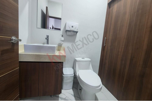Venta De Edificio En Zona Céntrica De Querétaro, Ideal Para Oficinas