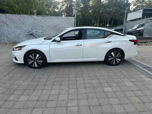 Nissan Altima 2.5 Advance Navi Cvt